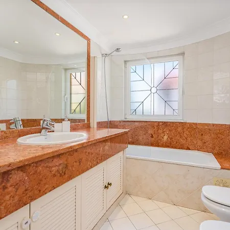 2 Bedroom Appartement